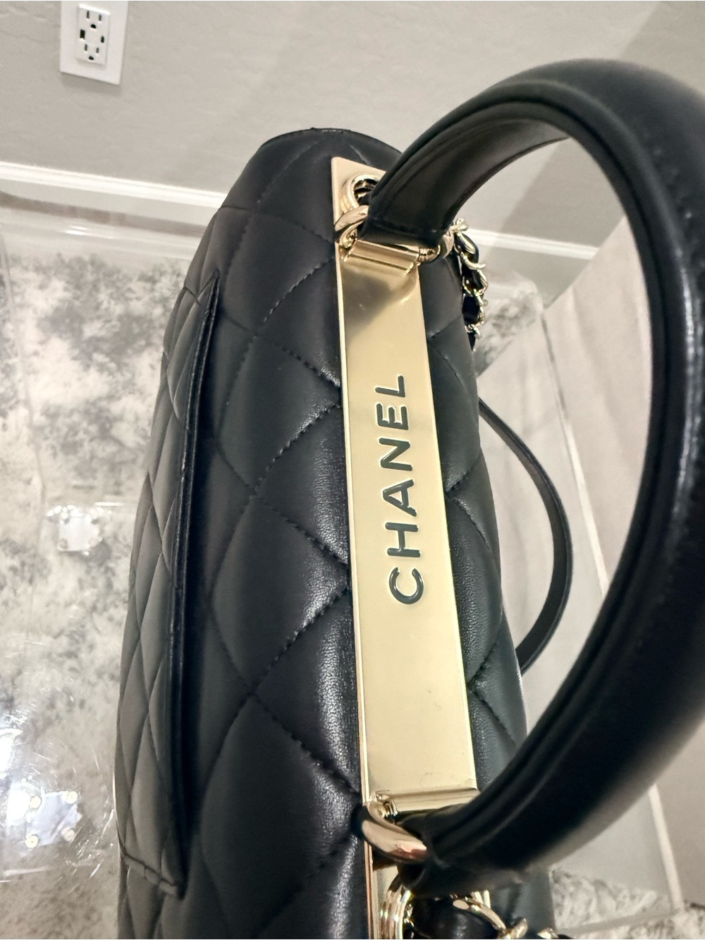 New CHANEL Trendy CC Black Quilted - Small - Picture 8 of 9